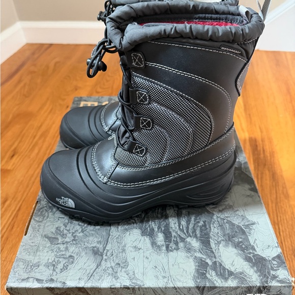 Like New North Face Alpenglow IV Winter Boots - Picture 1 of 6